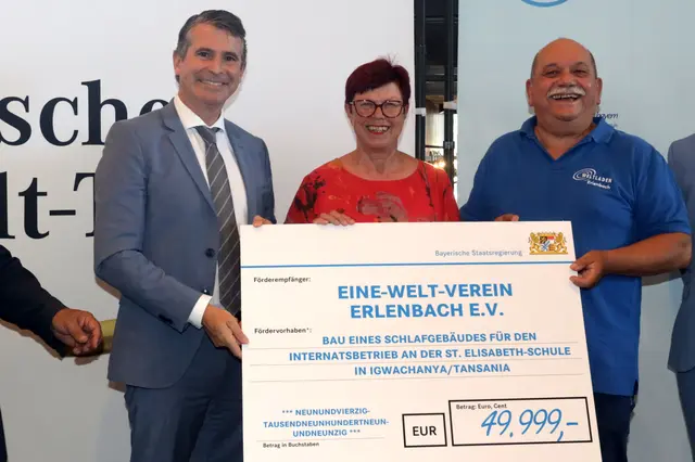 Staatsminister Eric Beißwenger, Petra Münzel, Stefan Reis | Foto: Eine Welt Netzwerk Bayern e.V. / A. Zöpf