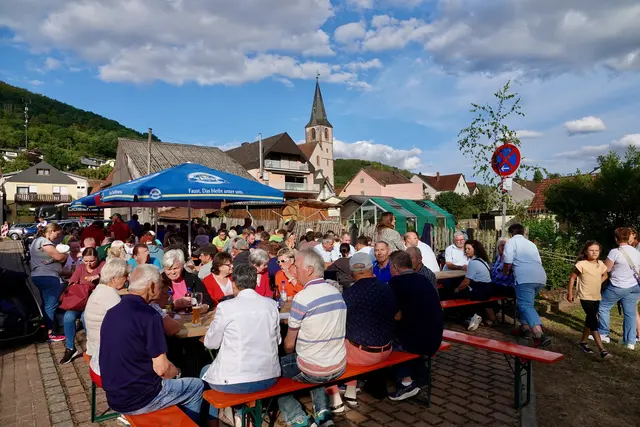 Endspurt bei der Eichenbühler Rumpele-Kerb.