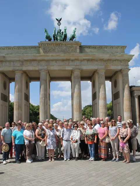 Gruppenfoto vor dem Brandenburger Tor
 | Foto: Hilmar Rothermich