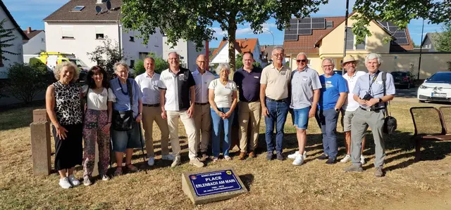 Empfang der französischen Delegation am Saint-Maurice-Platz  | Foto: Stadt Erlenbach