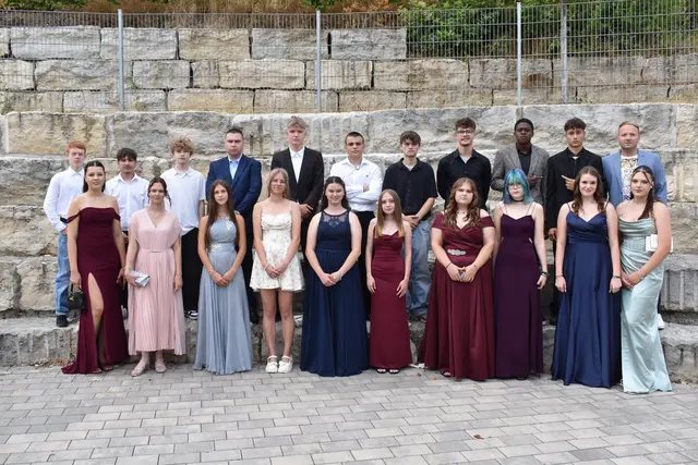 Hauptschulabschlussklasse 9b mit Klassenlehrer Andre Becker