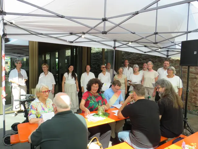 Die Ökumenische Schola (Ltg. Margarete Faust, links im Bild) übernahm die musikalische Gestaltung des Ökum. Gottesdienstes | Foto: Nina Reuling