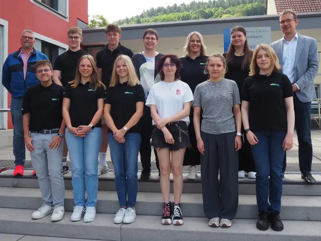 Zum Auftakt des Azubi-Austauschs hieß der Erste Landesbeamte Dr. Björn-Christian Kleih die Auszubildenden und ihre Ausbilderin aus dem Landkreis Görlitz herzlich willkommen.

 | Foto: Landratsamt Neckar-Odenwald-Kreis