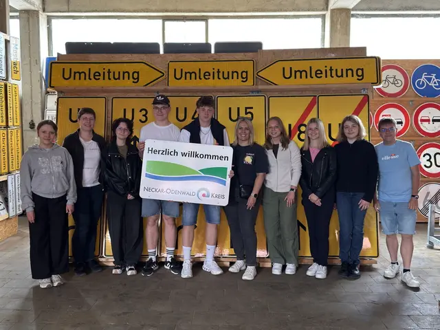 Die Auszubildenden besuchten während des Austauschs die Straßenmeisterei Mosbach.

 | Foto: Landratsamt Neckar-Odenwald-Kreis