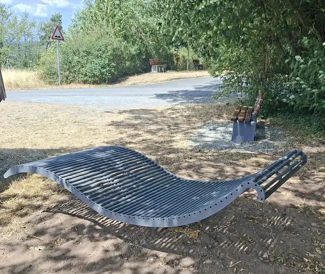 Neue Sonnenliege an der Kapelle auf der Pfingstweide. | Foto: Markt Sulzbach a.Main - Christian Hafner