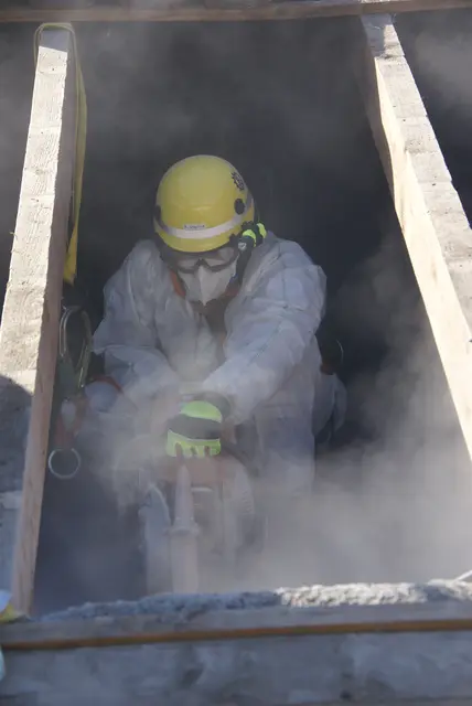 Schwierig gestaltete sich die Schaffung eines Deckendurchbruches. | Foto: THW Miltenberg