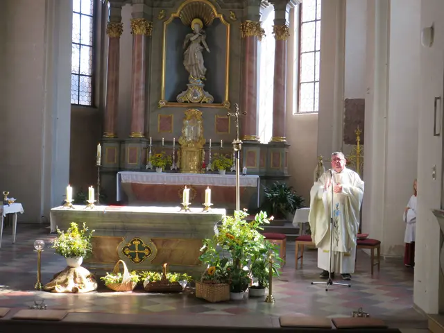 Schlusssegen anlässlich des Hochfestes "Mariä Aufnahme in den Himmel" am 15.08.26 in der Klosterkirche Miltenberg | Foto: Nina Reuling