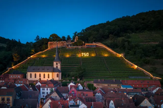 Klingenberg zur blauen Stunde anlässlich 750 Jahre Jubiläum | Foto: Bernd Ullrich
