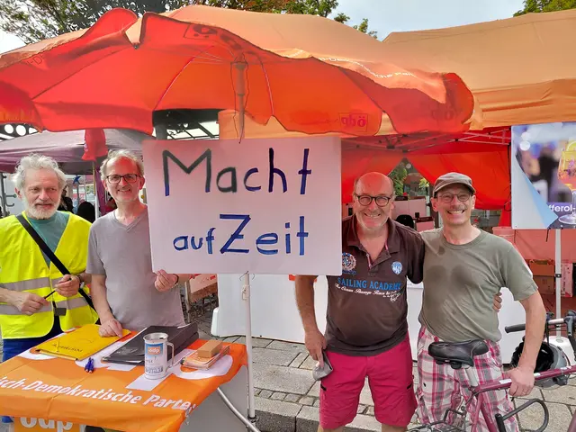 v.l. Rudolf Lang ,Bernhard Schmitt,Wolfgang Winter und Thomas Müller beim Aufbau des ÖDP Stadtfeststand. | Foto: ÖDP 