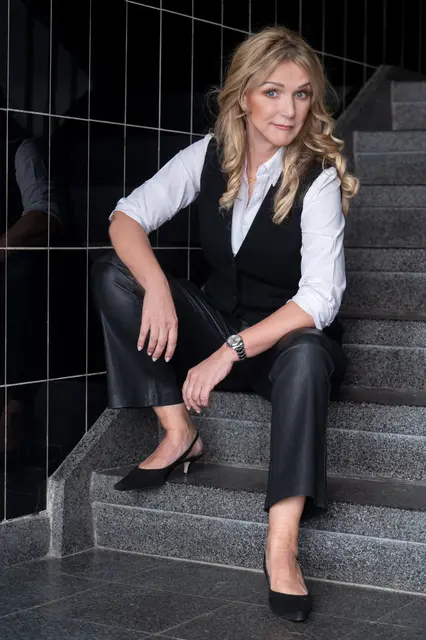 Für die richtige Unterhaltung beim Frauentag am 18. September in Haßmersheim sorgt die Kabarettistin Anne Vogd mit ihrem Programm „Ge*gendert wird, was auf den Tisch kommt“.


 | Foto: Sandra Wolf Fotografie Stuttgart