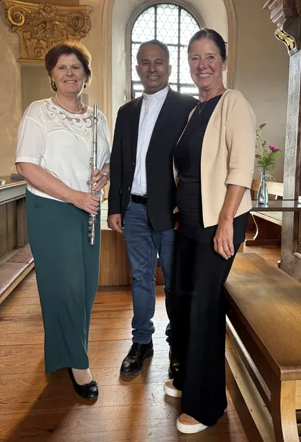 Flötistin Martina Gronemann, Tenor Pater Nelson, Organistin+Sopranistin Verena Eckstein nach dem Konzert auf der Empore