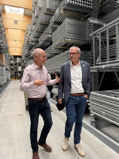 links Bernd Allié (Firmenchef), rechts Thomas Zöller MdL | Foto: Bürgerbüro MdL Thomas Zöller 