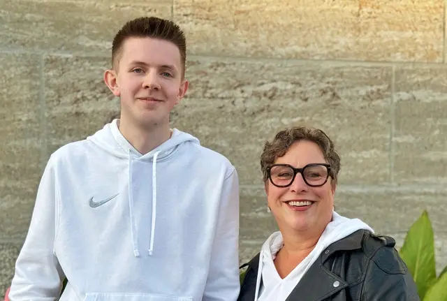 Sprecher Finley Menges und Sprecherin Anja von Steht | Foto: Petra Münzel