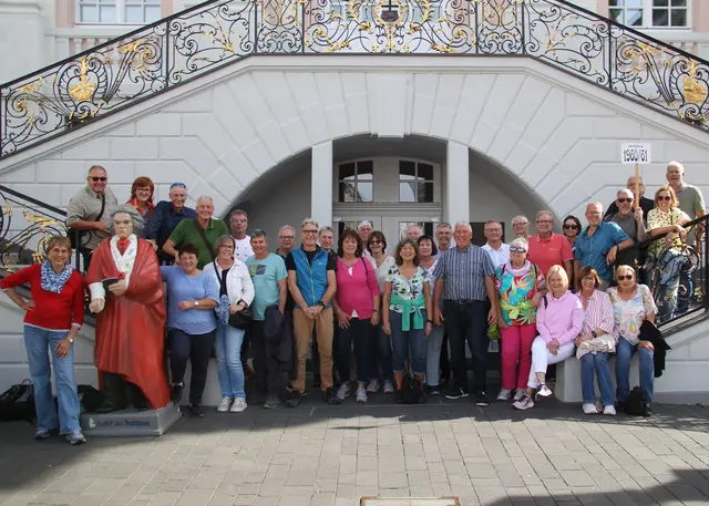 Gruppenfoto vor dem Bonner Rathaus | Foto: Schuljahrgang 1960/61