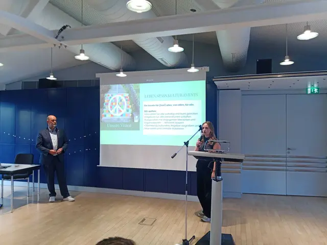 Harald Müller und Lena Giegerich stellen das Kulturkollektiv Obernburg vor.
