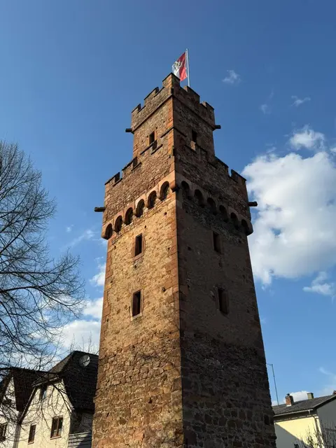 Der Almosenturm in Obernburg: Am Kerbsonntag ist im Rahmen der Führung das Besteigen möglich. | Foto: Private Sammlung