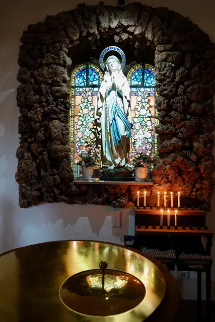Muttergottes in der Pfarrkirche St. Kilian und St. Valentin in Riedern.
