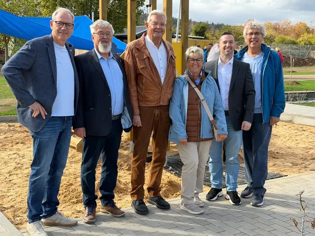 Von links nach rechts: Thomas Zöller, Horst Heuß, Günther Oettinger, Ingeborg Wolf, René Wolf und Kurt Heuß | Foto: Büro Zöller