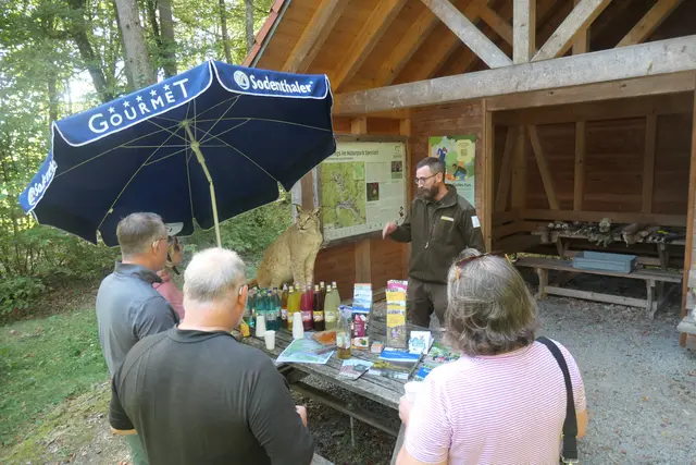 An sieben Stationen warteten bei der Kulinarischen Radtour besondere Einblicke, regionale Spezialitäten und Erlebnisangebote auf die Teilnehmenden. | Foto: Felix Kühne