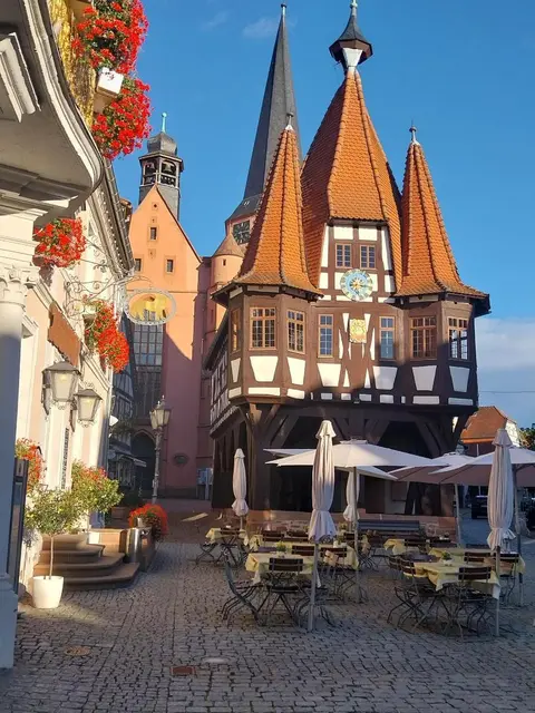 Das weltberühmte Rathaus von Michelstadt in sonniger Umgebung | Foto: HVV Obernburg