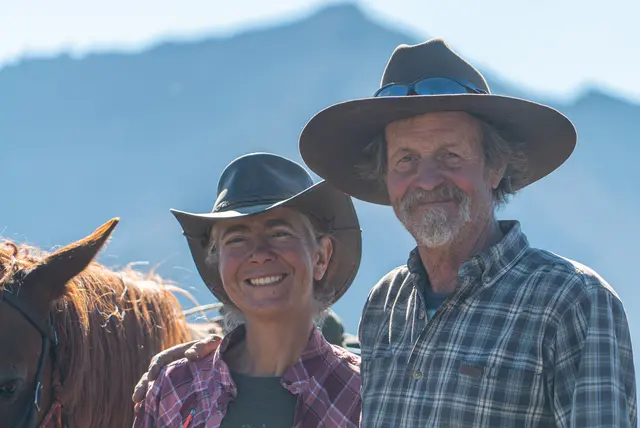 Günter Wamser und Sonja Endlweber erzählen von ihrem langen Ritt nach Hause - Multivision Long Way Home am 24. Oktober 2026 um 19:00 Uhr im Movie im Luitpoldhaus, Marktheidenfeld. 