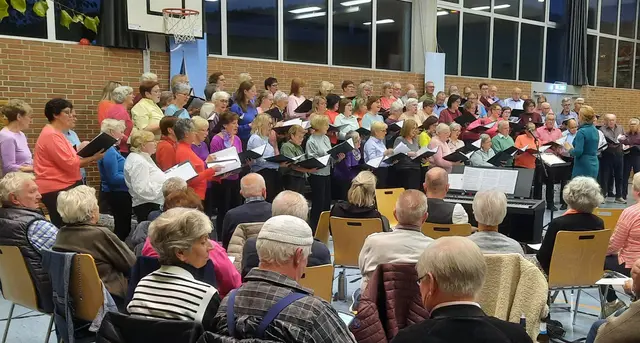 Vier Chöre vereint - Sängerinnen und Sänger der Harmonie Obernau, Liederkranz Feldkahl und des Sängerbund Eisenbach als großer Gemeinschaftschor. | Foto: Sängerbund Eisenbach