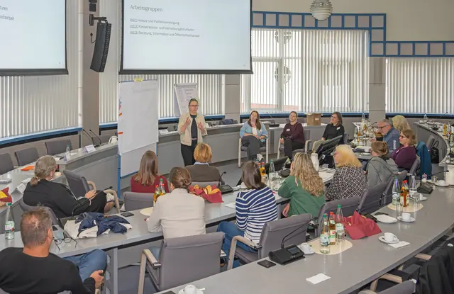 In drei Arbeitsgruppen wurden die Themen vertieft.  | Foto: Winfried Zang