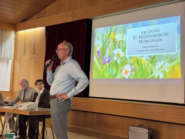 Die Vorstandschaft des Gemeindeteams beim Bericht | Foto: Ruth Zieres
