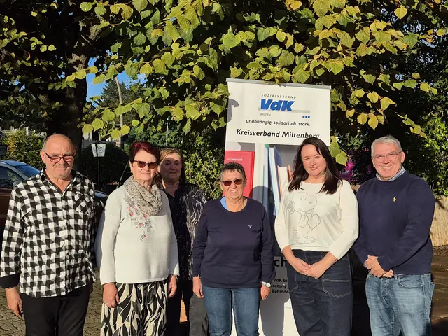 Bild von links: Schriftführer Herr Frank Wolz, Kassiererin Frau Hannelore Wolf, Beisitzerin Frau Siglinde Simoncsics, 3. Bürgermeisterin Frau Wolf, stellvertretende Vorsitzende Nataliya Wascher, Vorsitzender Hans-Jürgen Wascher, die Frauenbeauftragte Frau Carola Bau fehlte krankheitsbedingt | Foto: VdK