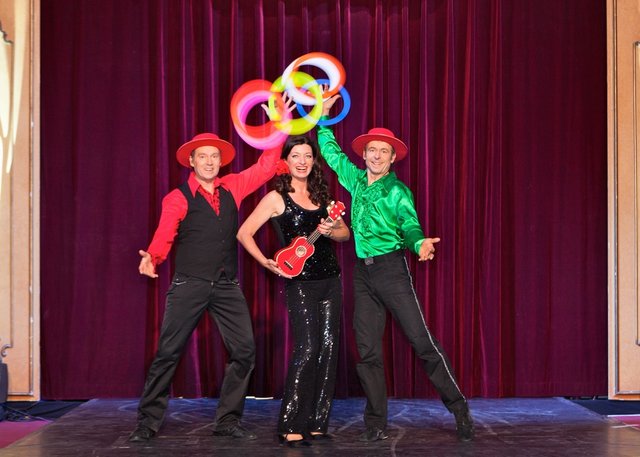 Musik und Artistik mit hohem Spaßfaktor gibt es am 18. Oktober ab 17 Uhr in der Elsavahalle in Eschau mit Claudia Schill und dem Duo Complett | Foto: Veranstalter