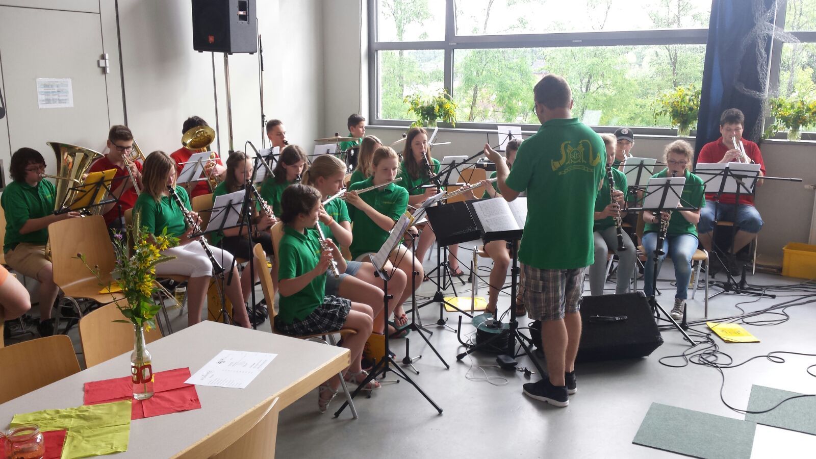 Das Jugendblasorchester SOS beim Sommerfest 2016.