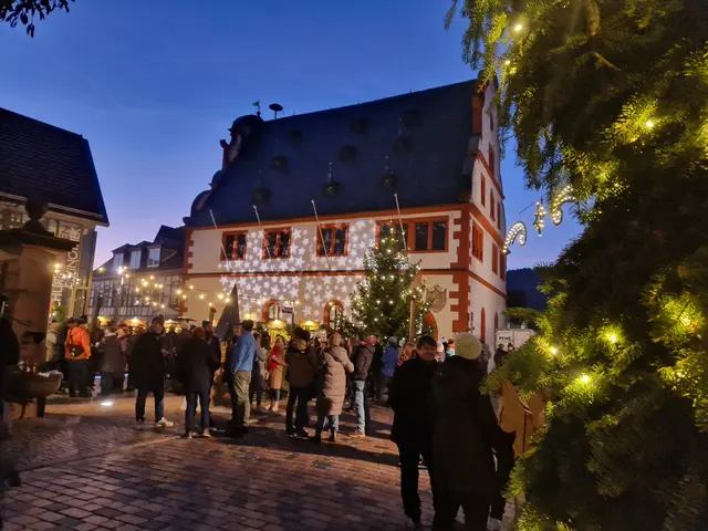 Idyllischer Weihnachtsmarkt am historischen Rathaus | Foto: Markt Bürgstadt
