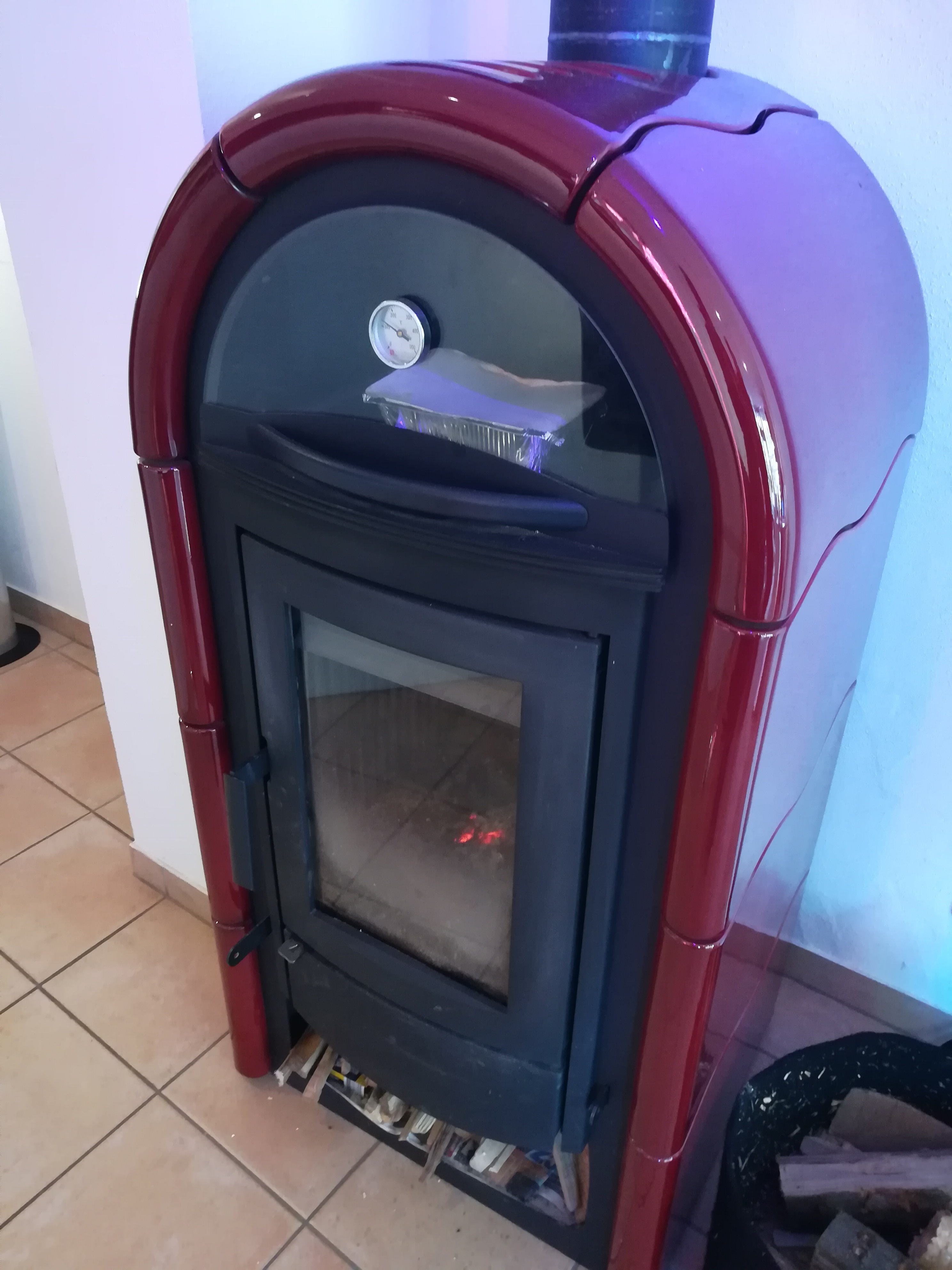 Geniale Methode, sein Essen lange warm zu halten. TeleCaro in Miltenberg ist ein Fuchs :)