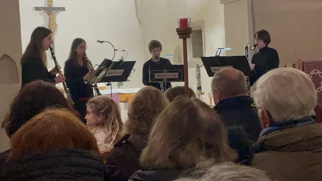 Gesehen und gehört in einer evangelischen Kirche am Vorabend zum zweiten Advent.