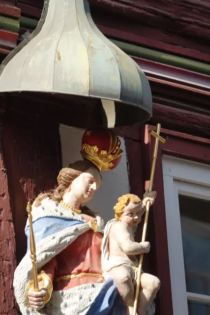 Maria mit dem Jesuskind in der Miltenberger Innenstadt 