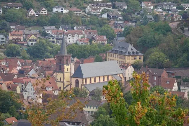 Herbstlicher Blick ins Main - und Taubertal