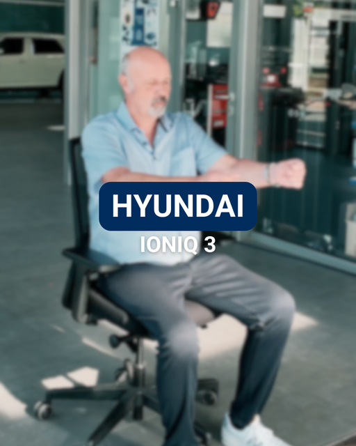 Der Hyundai IONIQ 3 ist schon da. Naja, fast. 👀 

Herr Bieger kann es jedenfalls kaum noch abwarten und startet die erste Probefahrt einfach schon mal ohne Auto. 😄
🗓️ Ab dem 17. Oktober könnt ihr den neuen Hyundai IONIQ 3 bei uns im Autohaus entdecken. 
🗓️  Am 18. Oktober, findet ihr ihn außerdem auf der Mobilia in Aschaffenburg. 

Wie groß ist eure Vorfreude? 🙌🏻
Auf einer Skala von 1 bis 10, wie sehr freut ihr euch auf das neue Modell? | Foto: Autohaus Bieger GmbH